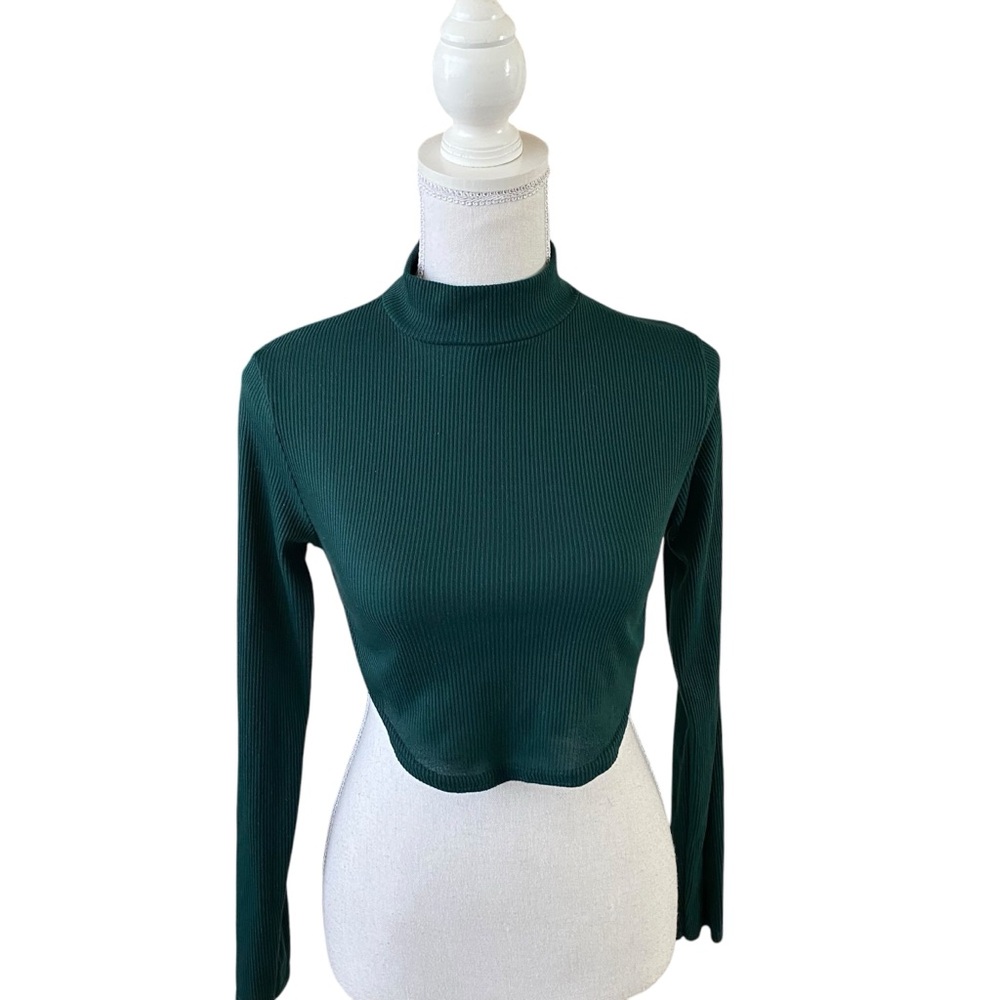 Nasty Gal Mock Neck Open Back Crop Top Size 8 Green Long Sleeve Tie Back Cutout